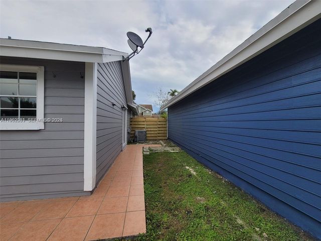 10304 SW 139th Pl, Miami, FL 33186