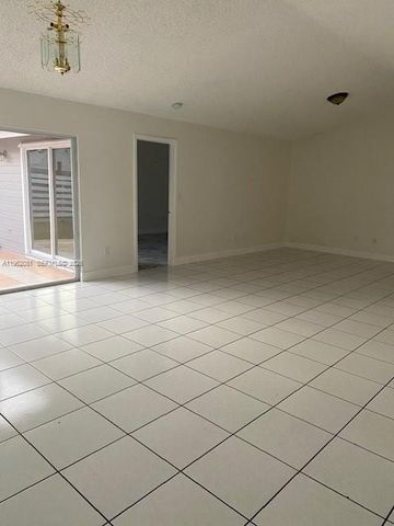 10304 SW 139th Pl, Miami, FL 33186