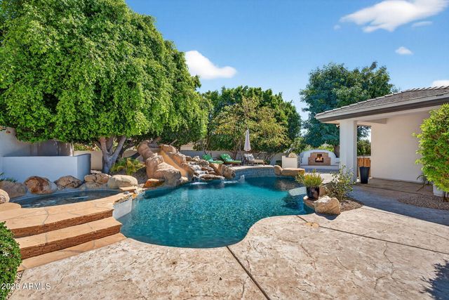 13809 S 32nd Place, Phoenix, AZ 85044