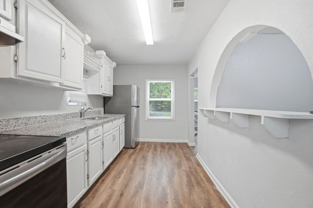 2547 Wilton Avenue, Dallas, TX 75211