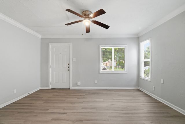 2547 Wilton Avenue, Dallas, TX 75211
