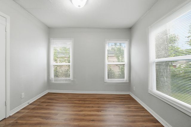 2547 Wilton Avenue, Dallas, TX 75211