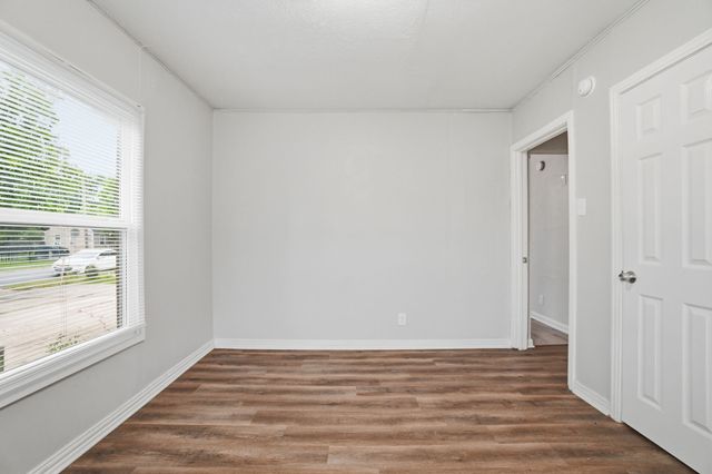 2547 Wilton Avenue, Dallas, TX 75211