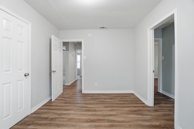 2547 Wilton Avenue, Dallas, TX 75211