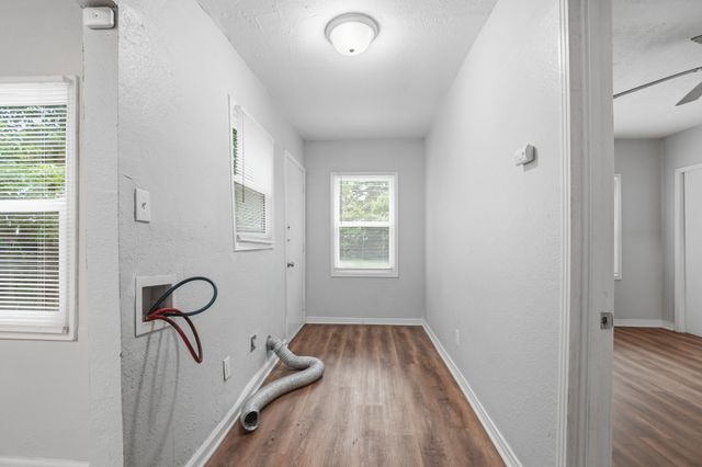2547 Wilton Avenue, Dallas, TX 75211