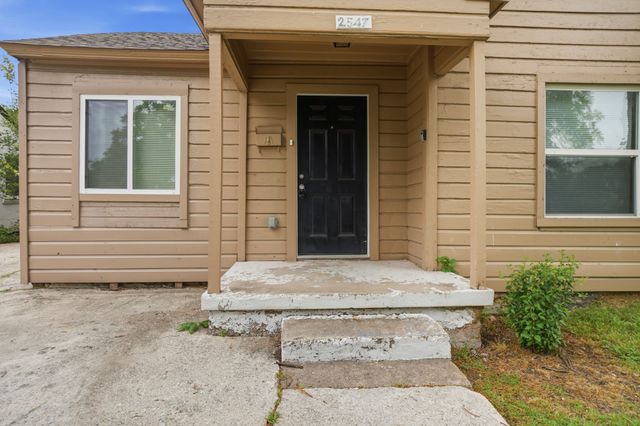 2547 Wilton Avenue, Dallas, TX 75211