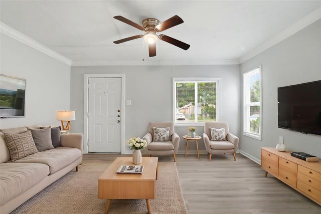 2547 Wilton Avenue, Dallas, TX 75211