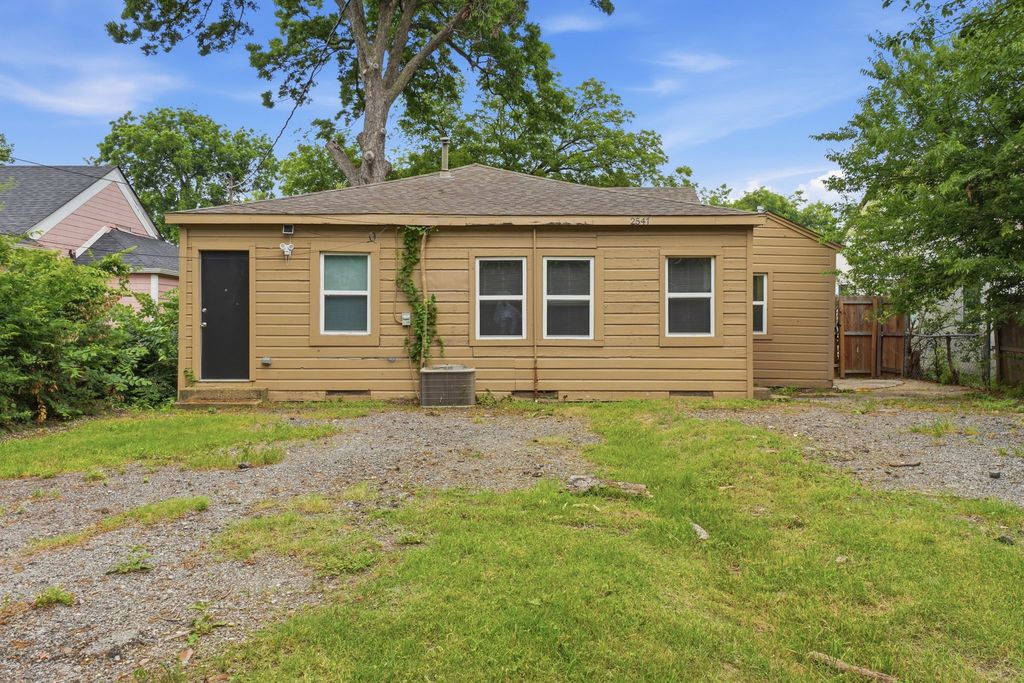 2547 Wilton Avenue, Dallas, TX 75211