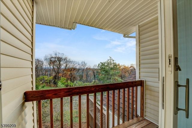 10 Kerri Ln, Lincoln Park Boro, NJ 07035