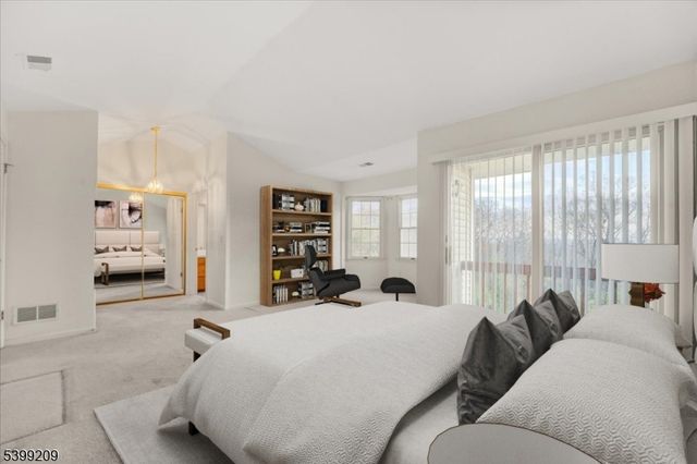 10 Kerri Ln, Lincoln Park Boro, NJ 07035