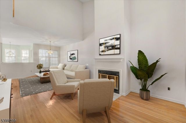 10 Kerri Ln, Lincoln Park Boro, NJ 07035