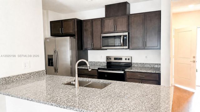 9383 Westside Hills Drive, Davenport, FL 33896