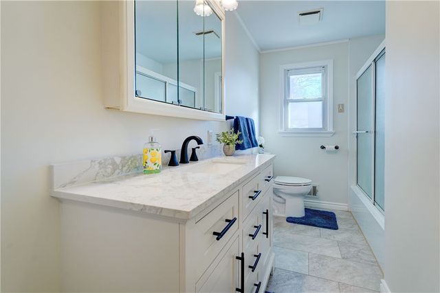 124 Charleswood Drive, Henrietta, NY 14534