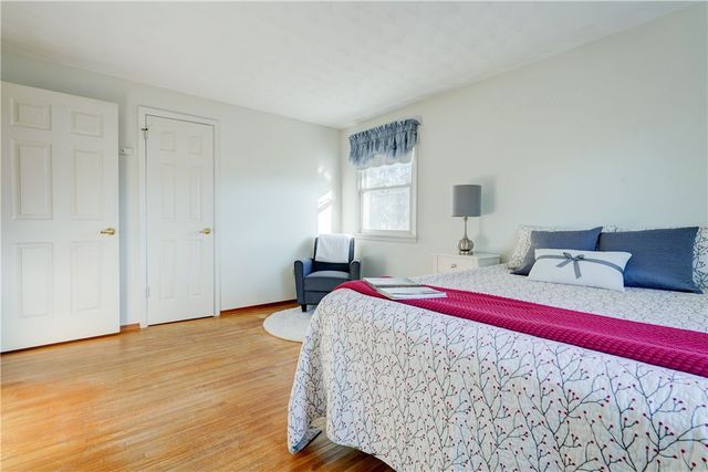 124 Charleswood Drive, Henrietta, NY 14534