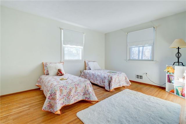 124 Charleswood Drive, Henrietta, NY 14534