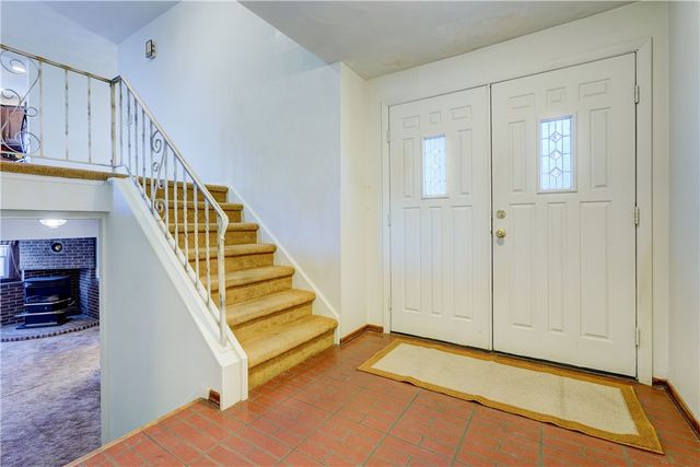 124 Charleswood Drive, Henrietta, NY 14534