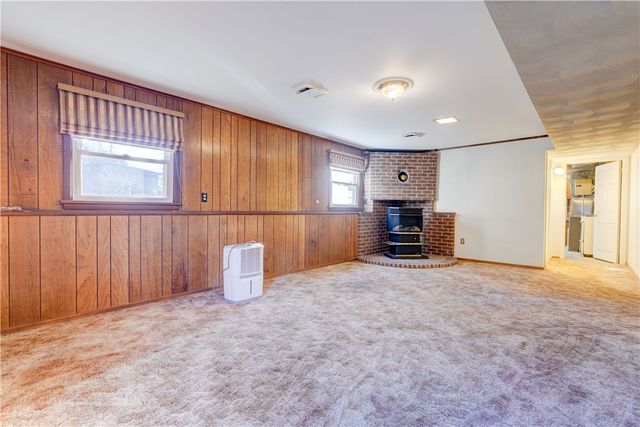 124 Charleswood Drive, Henrietta, NY 14534