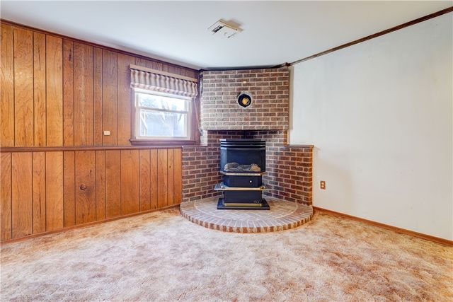 124 Charleswood Drive, Henrietta, NY 14534