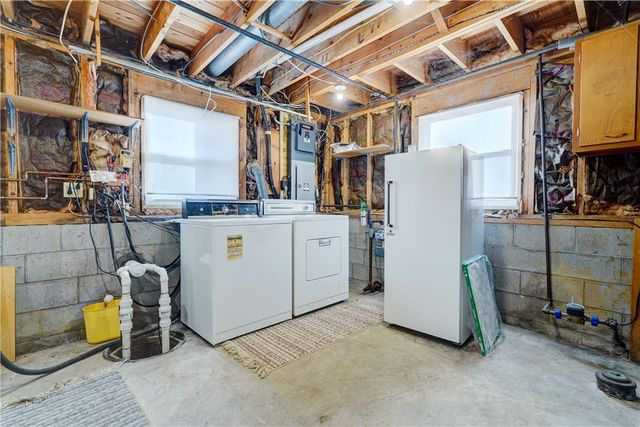 124 Charleswood Drive, Henrietta, NY 14534