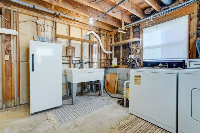 124 Charleswood Drive, Henrietta, NY 14534