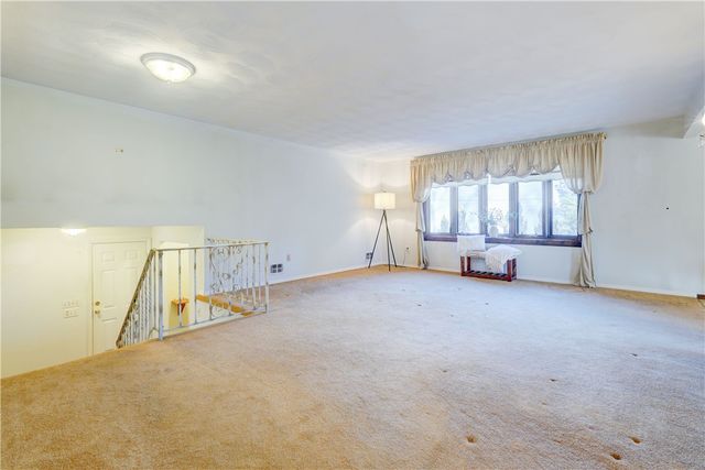 124 Charleswood Drive, Henrietta, NY 14534