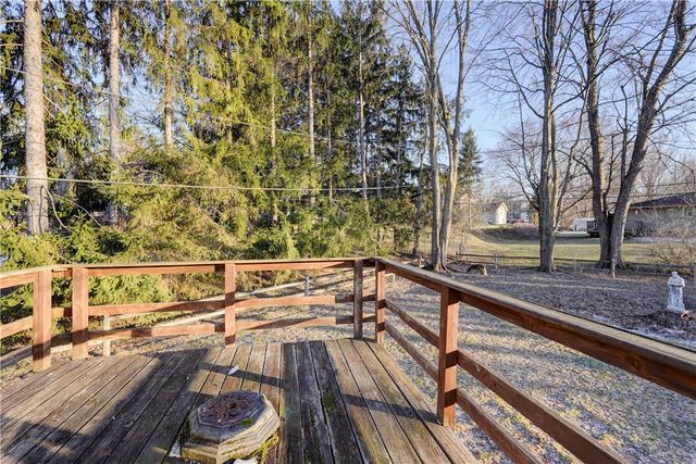 124 Charleswood Drive, Henrietta, NY 14534