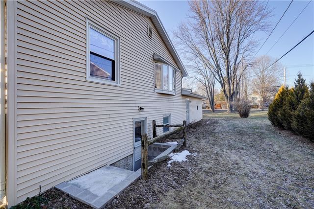 124 Charleswood Drive, Henrietta, NY 14534