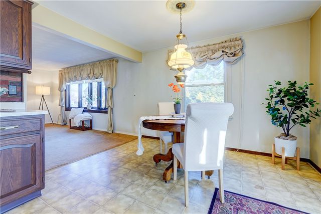 124 Charleswood Drive, Henrietta, NY 14534