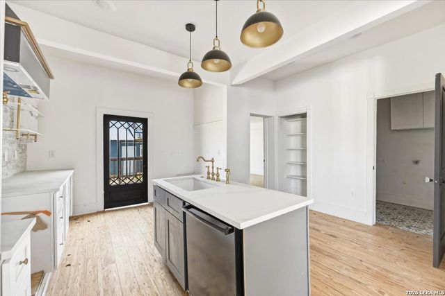 414 Mission, San Antonio, TX 78210