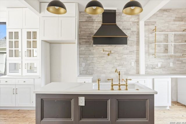 414 Mission, San Antonio, TX 78210