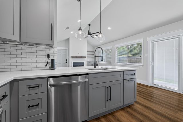 11901 Swearingen DR 35, Austin, TX 78758