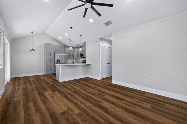 11901 Swearingen DR 35, Austin, TX 78758