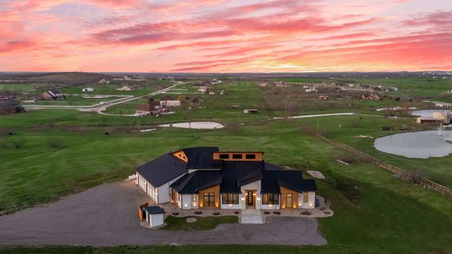 6760 FM 2449, Ponder, TX 76259