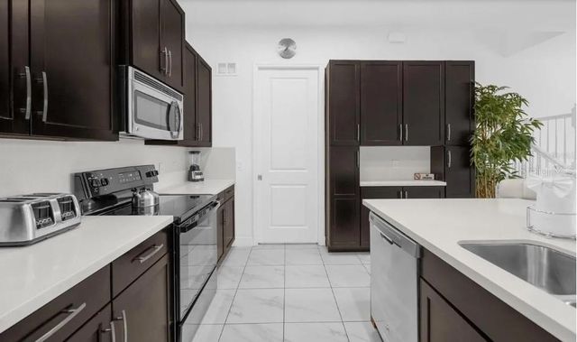 450 CAPTIVA DRIVE, Davenport, FL 33896