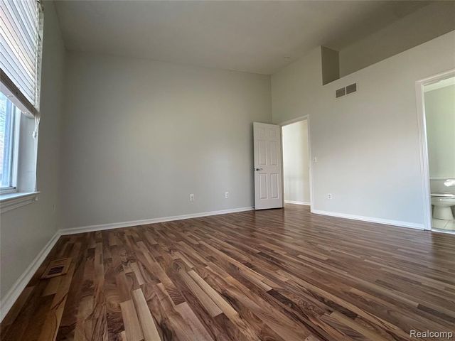 357 Victorian Court, Belleville, MI 48111