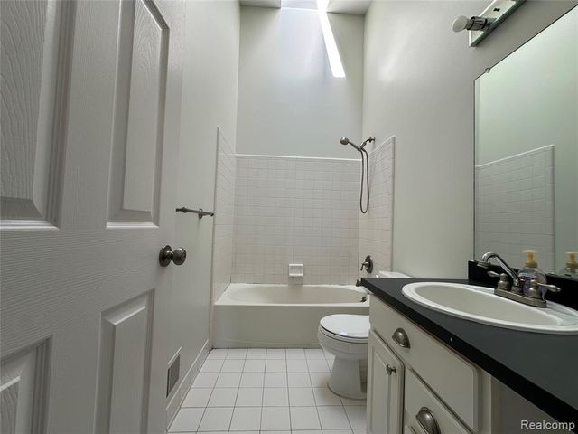 357 Victorian Court, Belleville, MI 48111