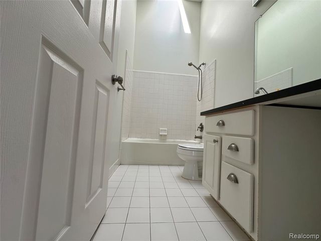 357 Victorian Court, Belleville, MI 48111