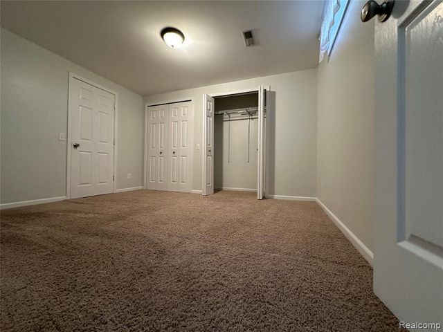 357 Victorian Court, Belleville, MI 48111