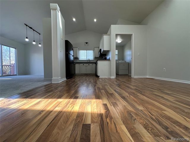 357 Victorian Court, Belleville, MI 48111