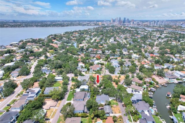 572 MARMORA AVENUE, Tampa, FL 33606