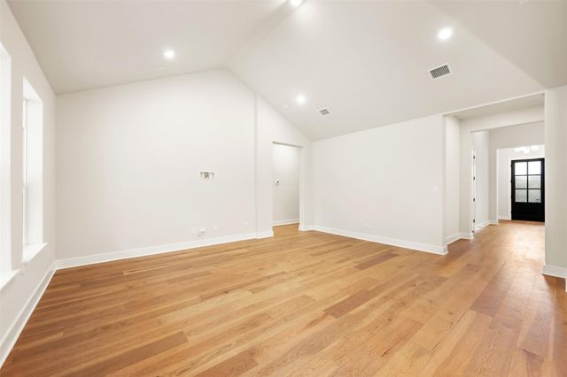 325 Knockout Rose DR, San Marcos, TX 78666