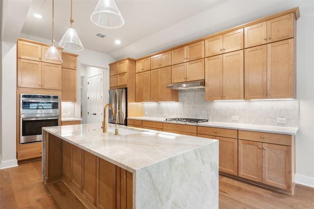 325 Knockout Rose DR, San Marcos, TX 78666