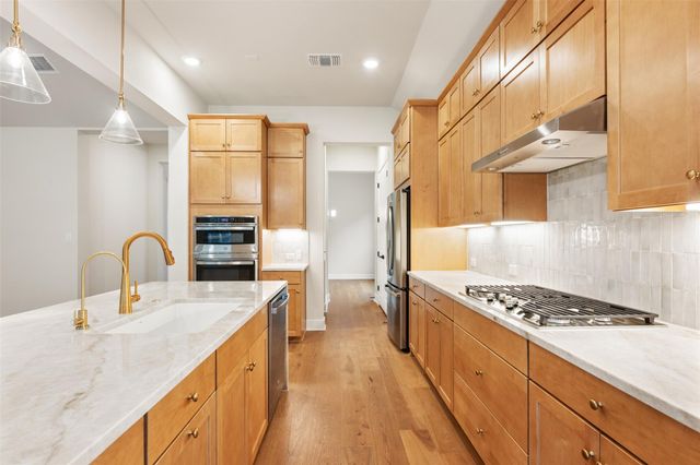 325 Knockout Rose DR, San Marcos, TX 78666