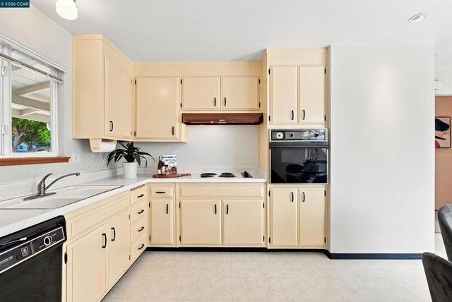 2955 Cornelius Dr, San Pablo, CA 94806