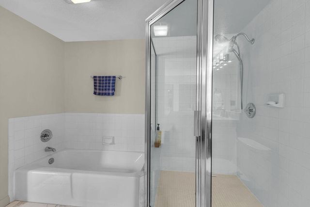 204 Lakecrest Lane, Palm Desert, CA 92260