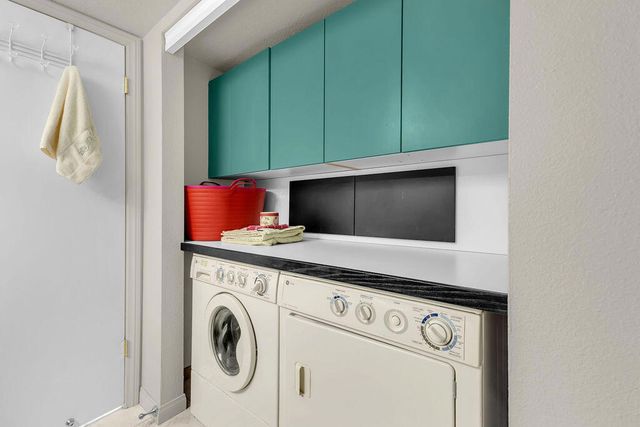 204 Lakecrest Lane, Palm Desert, CA 92260