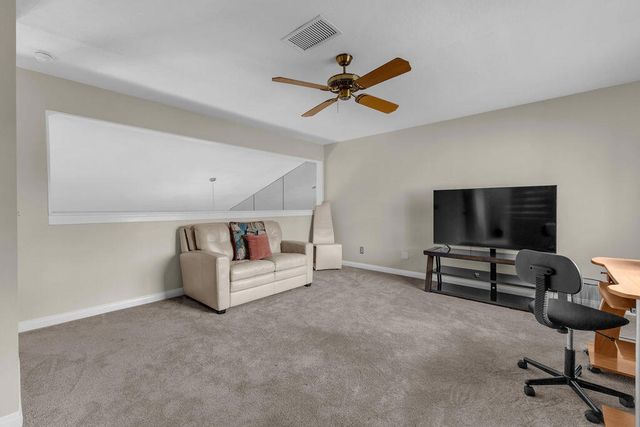 204 Lakecrest Lane, Palm Desert, CA 92260