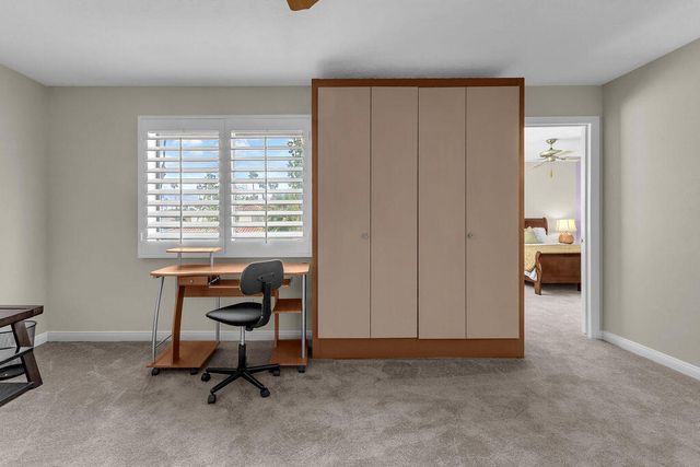 204 Lakecrest Lane, Palm Desert, CA 92260