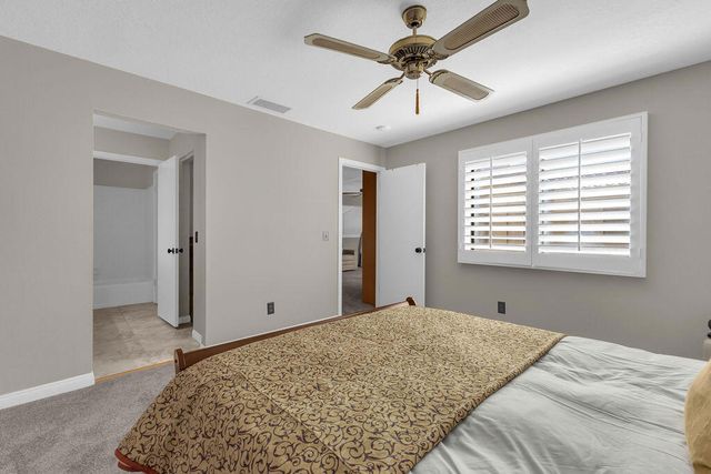 204 Lakecrest Lane, Palm Desert, CA 92260