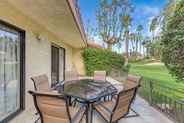 204 Lakecrest Lane, Palm Desert, CA 92260